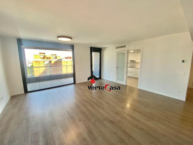 Alquiler Piso en Quatre Carreres, Valencia. 2.500 €