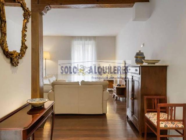 Alquiler Piso en Segundo Ensanche Pamplona/Iruña | 1750 € | 120 m²