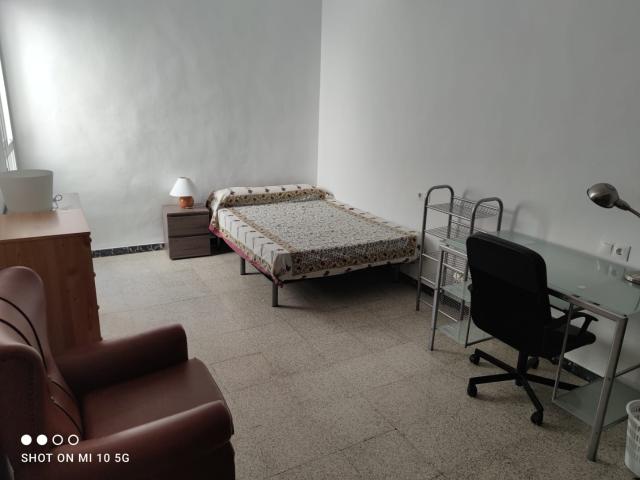 ALQUILER PISO ESTUDIANTES