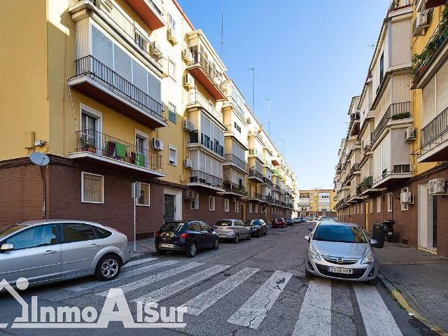 ALQUILER PISO PARA CHICAS ESTUDIANTES