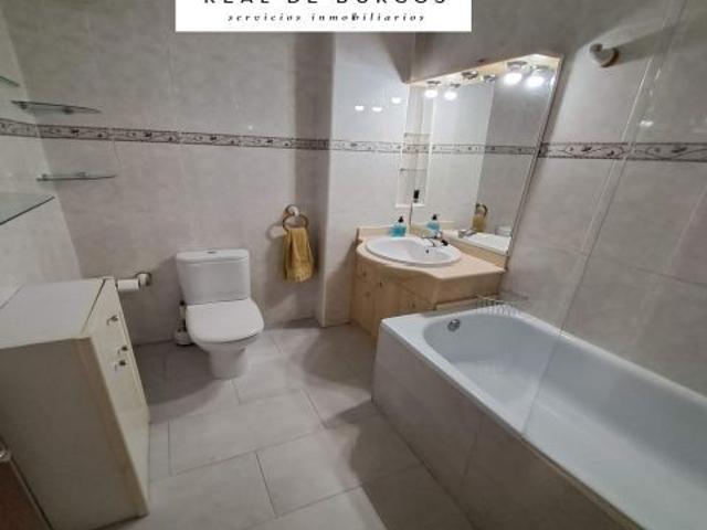 Alquiler piso semiamueblado zona Centro