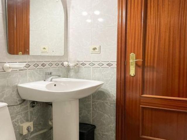 Alquiler piso 1 dormitorio amueblado · Garaje y comunidad incluidos · Calefacción central · Edif. Ze