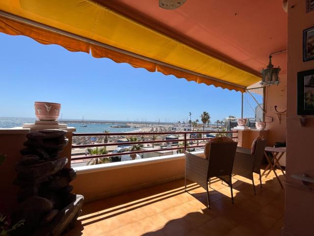 ALQUILER POR TEMPORADA MÍNIMO 2 MESES. Piso en Puerto Deportivo Fuengirola