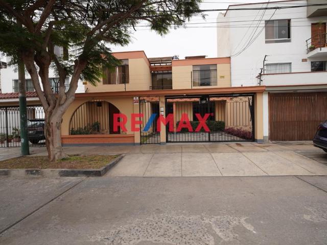 Alquiler Primer Piso De Una Casa, Completamente Independiente, Con Jardín Y Parrilla – Surco