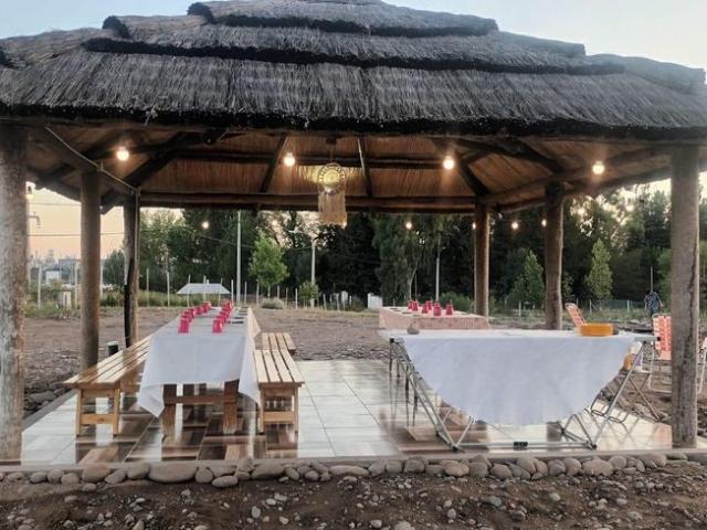 ALQUILER SALON COMERCIAL CON QUINCHO EN LAS COMPUERTAS, LUJÁN DE CUYO CON TOUR VIRTUAL