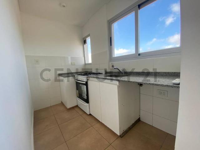 ALQUILER SEMIPISO 2 AMBIENTES CON COCHERA ITUZAINGO NORTE