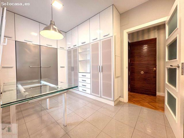 ALQUILER SIN MUEBLES. AMPLIA VIVIENDA EN PLENO CENTRO, CON 3 DORMITORIOS DOBLES Y GARAJE OPCIONAL