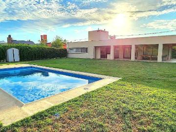 ALQUILER/VENTA Casa 200mt2 Parque 1450mt2 Funes Town