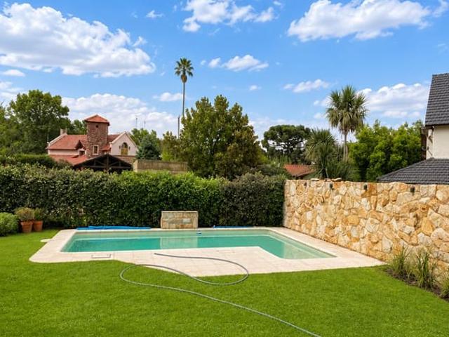 Alquilo o Vendo casa de categoria en Villa Golf Club