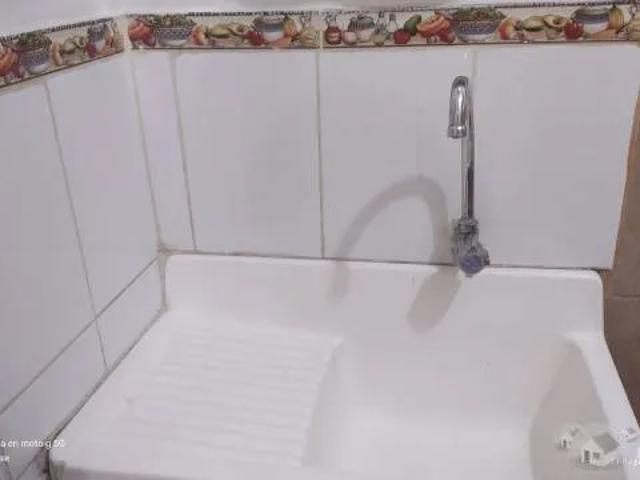 ALQUILO AMPLIA HABITACIÓN TIPO MINIDEPARTAMENTO EN TERCER PISO ALQUILO AMPLIA HABITACIÓN POR ESTRENAR CON BAÑO INCORPORADO, LAVADERO. EN TERCER PISO