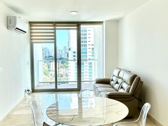 Alquilo apartamento amoblado Bella Vista a pasos de la Cinta Costera