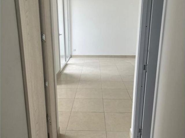 Alquilo apto Unidad Golondrinas en Sector Ciudad Guabinas en Yumbo