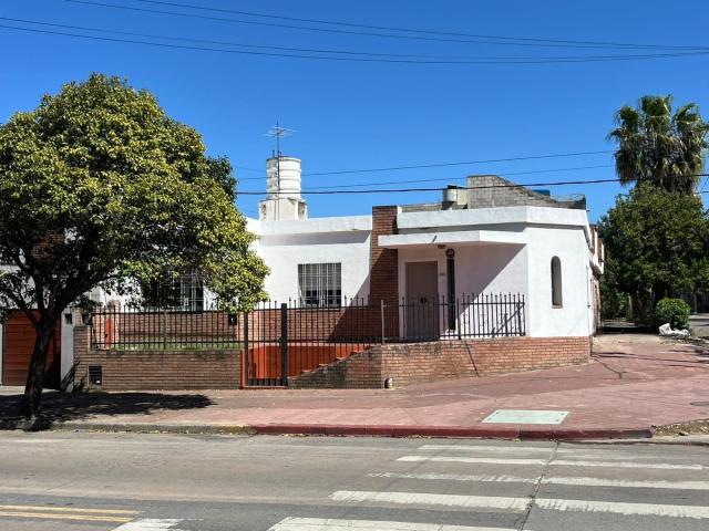 ALQUILO CASA 3 DORMITORIOS CON COCHERA BARRIO OBSERVATORIO