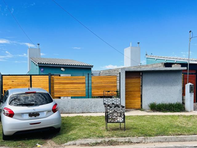 Alquilo casa 2 dormitorios en B° Marquez de Sobremonte