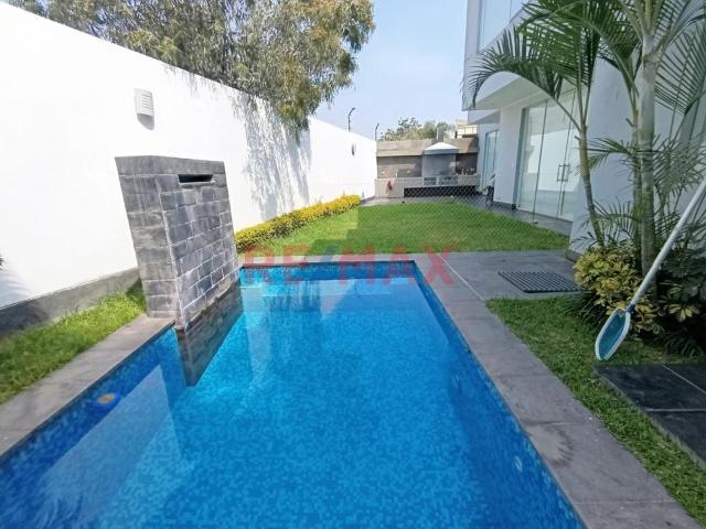 Alquilo Casa Con Piscina En Condominio Urb Sol De La Molina 1Ra Etapa
