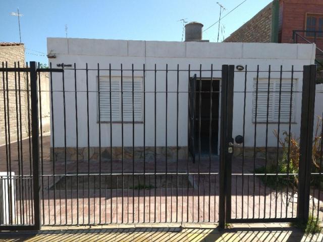 Alquilo Casa Concepción 2 Dormitorios, Cocina Comedor, Baño, Lavadero Y Cochera Sin Comision Y Sin Deposito