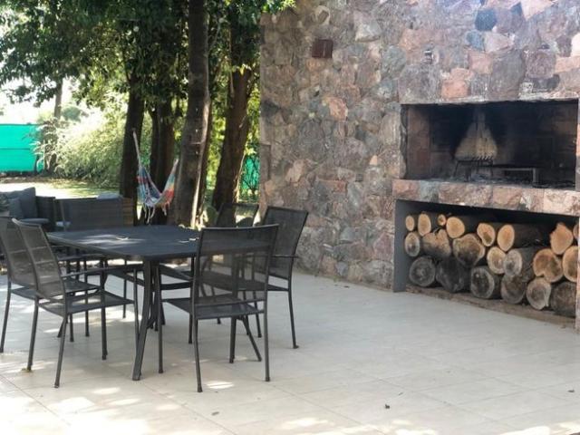 ALQUILO CASA CATEGORIA AMOBLADO BARRIO PRIVADO Z SUR LOS MIMBRES