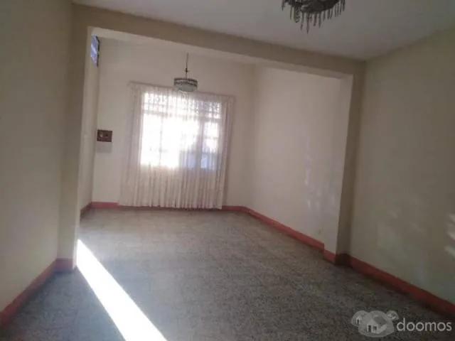 alquilo casa centrica tres dormitorios S/. 1,500 soles