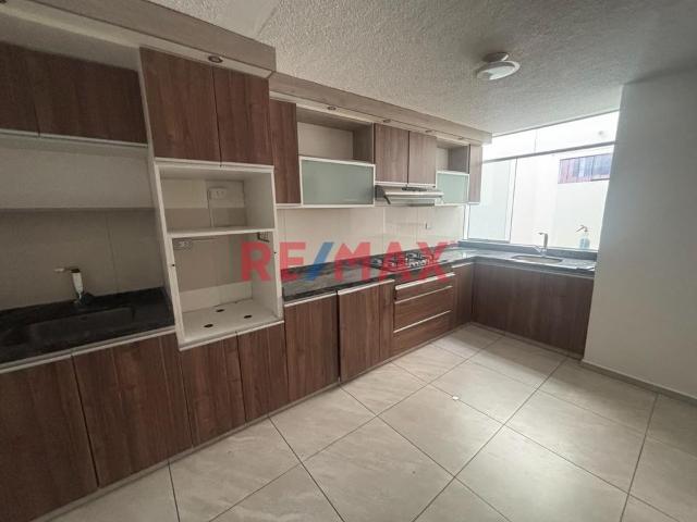 Alquilo Casa De 3 Pisos – Zona Residencial José Luis Bustamante Y Rivero