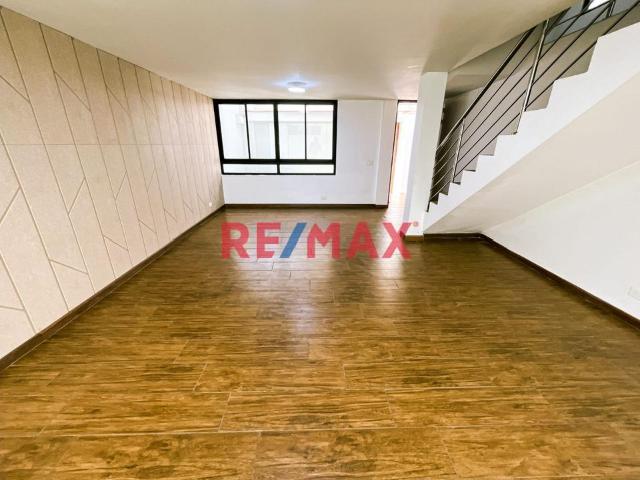 Alquilo Casa De 3 Pisos Recién Remodelada Y De Estreno | 340 Magdalena Límite Con San Isidro
