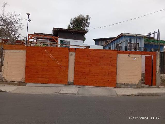 Alquilo Casa en Caldera