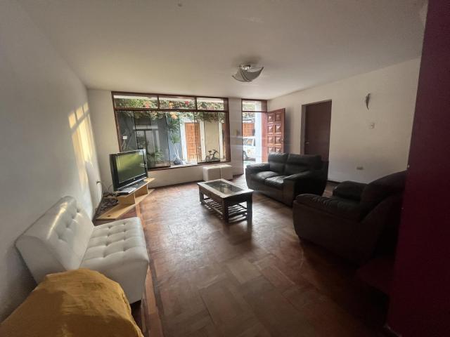 Alquilo Casa para uso Comercial o Puerta cerrada