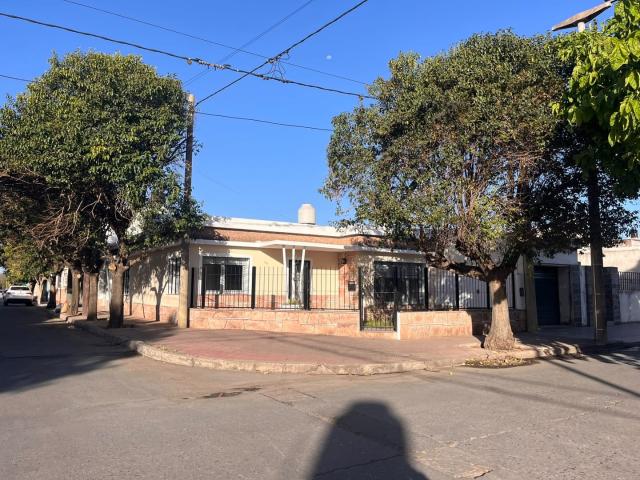 ALQUILO CASA TRES DOR CON COCHERA BARRIO SAN MARTIN