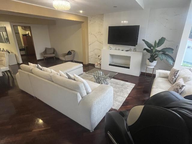 Alquilo Departamento Amoblado 200m2 en urb Higuereta