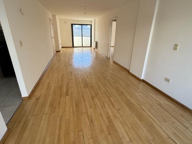 Alquilo departamento de 2 dormitorios en parana 656 a metros del parque sarmiento en Nueva Cordoba ? 80m?