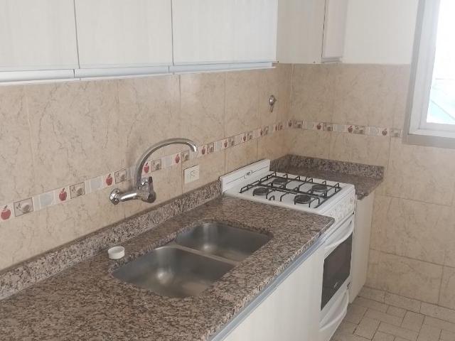 Alquilo departamento de 2 dormitorios
