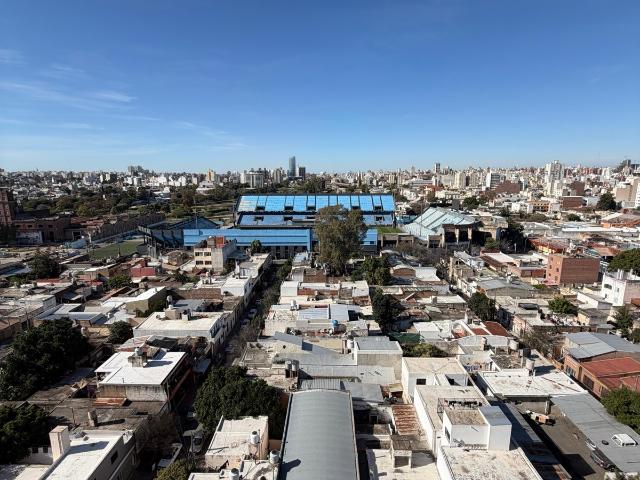 Alquilo departamento de 3 dormitorios con excelentes vistas en barrio Alberdi ? 100m?