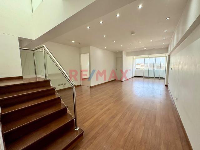 Alquilo Departamento Duplex Con Cochera En Miraflores