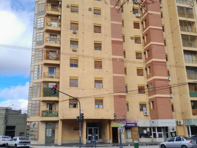 Alquilo Departamento en edificio Esperanza