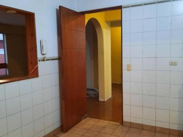 Alquilo departamento m do piso cochera