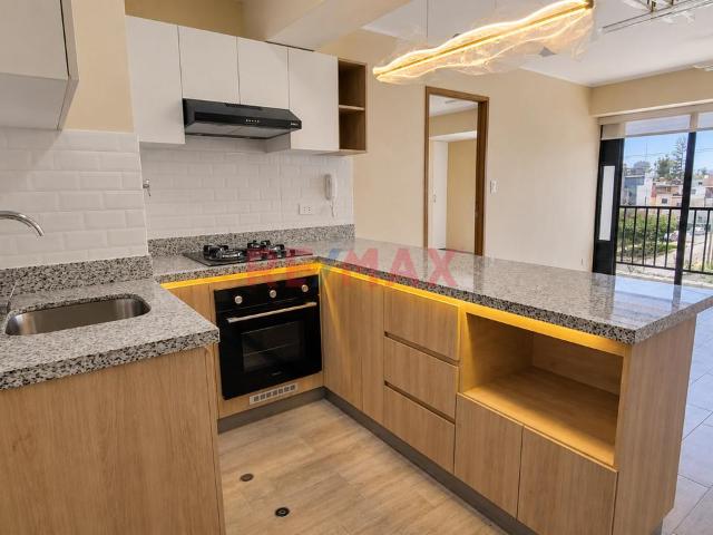 Alquilo Departamento Nuevo De Tres Habitaciones Más Cochera En Av. Angamos Cuadra 26, A Dos Cuadras De Caminos Del Inca Al Costado De Neoplasicas
