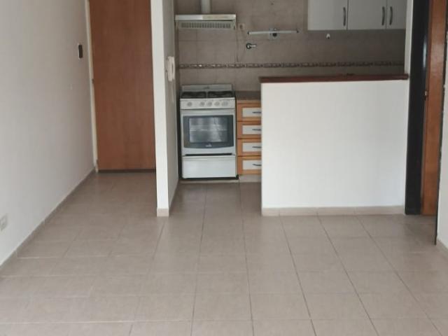 ALQUILO DEPTO CENTRICO 1 DORM