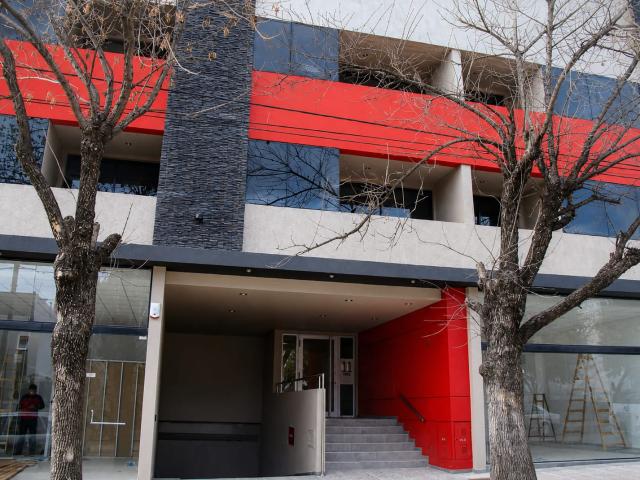 ALQUILO DPTO 2 DORM y COCHERA VILLA CARLOS PAZ
