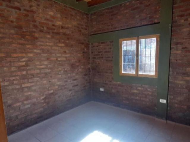 Alquilo Dpto. Planta Baja Con Patio 1 Dormitorio, Estacionamiento. Marquesado, Rivadavia