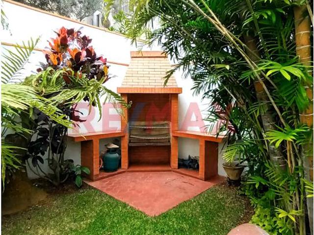 Alquilo En San Isidro Primer Piso Con Amplio Jardín Y Bbq