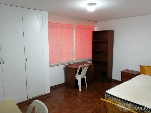 ALQUILO HABITACION c/ baño propio