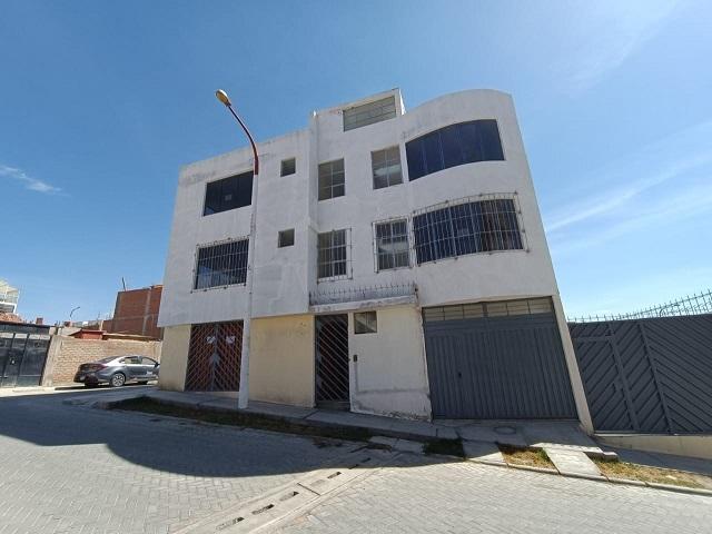 ALQUILO HABITACIONES PARA PERSONAS SOLA EN ZONA PRIVADA DE SACHACA
