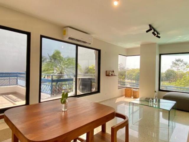 Alquilo hermoso apartamento en Avenida Balboa