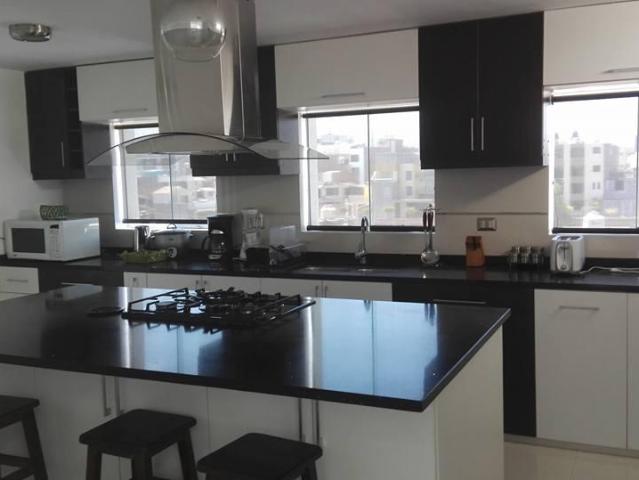 Alquilo Hermoso Pent House Amoblado en Urb. Privada 300 m2