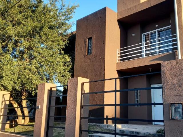 ALQUILO IMPORTANTE CASA 3. DORMIS. CERCA DE 4 HOJAS