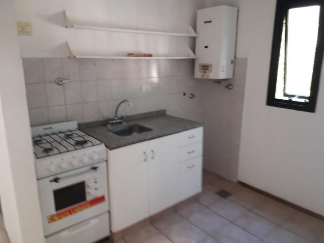 ALQUILO SAN LORENZO 3858. 1 BEDROOM. STAIRCASE. LOW EXPERIENCE
