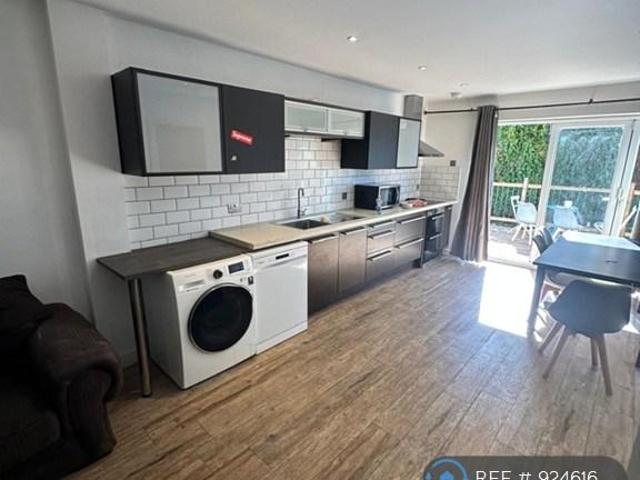Alresford Road, Guildford, GU2 1 bed in a house share to rent £800 pcm £185 pw