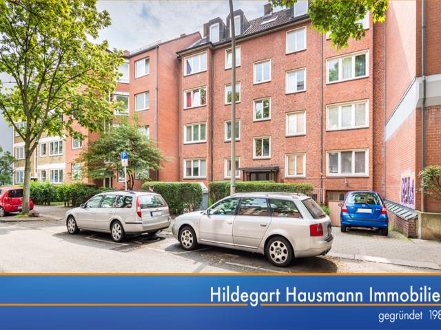 Alsternah und mittendrin – 2 Zimmer mit rückwärtigem Balkon in St. Georg: Hausmann Makler