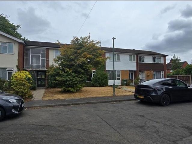 Alston Close, Solihull, B91 2 bed flat to rent £1,050 pcm £242 pw