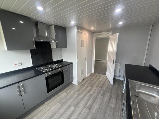 Alston Walk 3 bed terraced house to rent £620 pcm £143 pw