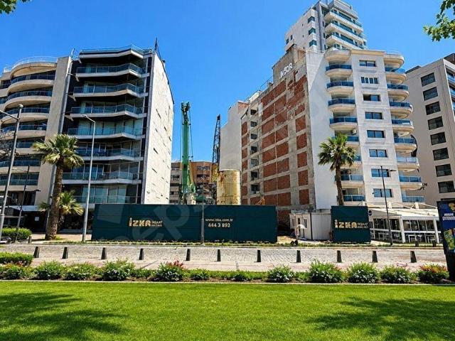 Alsancak 1.Kordon'da Full Deniz Manzaralı Satılık 3+1 Lüks Daire